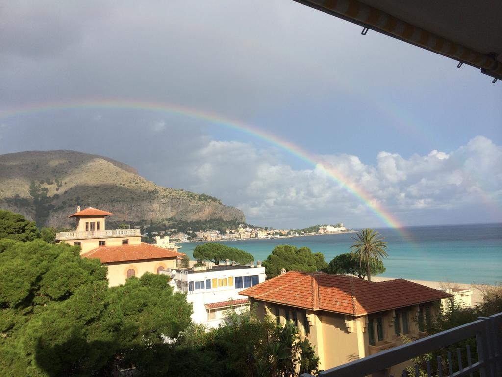 Mondello Luxury Apartment On The Beach Экстерьер фото