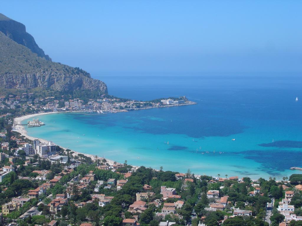 Mondello Luxury Apartment On The Beach Экстерьер фото